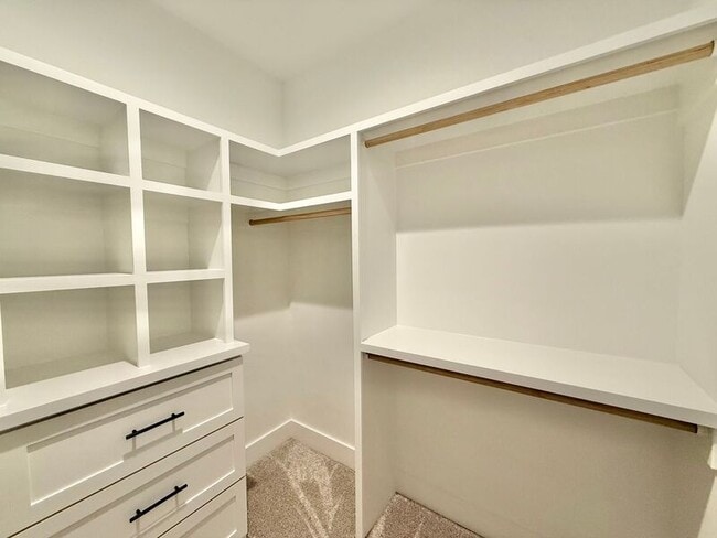 Building Photo - 624 Rocky Knob Ct