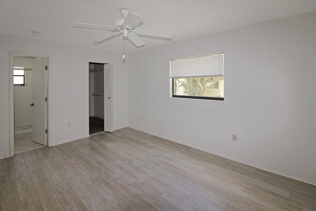 Building Photo - Venice East Annual Home for Rent