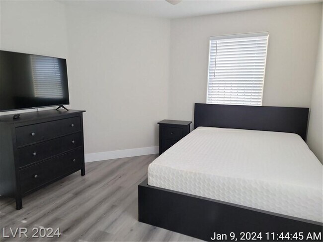 Building Photo - PARTIALLY FURNISHED 2-STORY HOME LOCATED O...