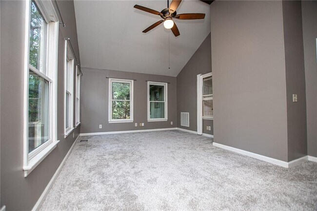 Building Photo - 1499 Stonington Ct