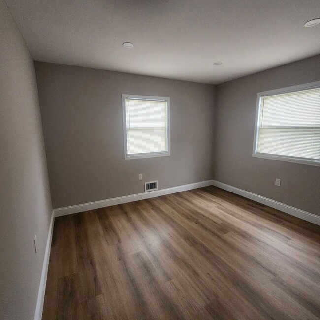 Building Photo - A Spacious 4 bedroom house for Rent !!!