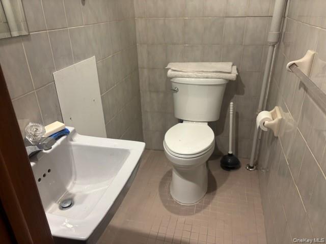 Building Photo - 404 Bauer Pl