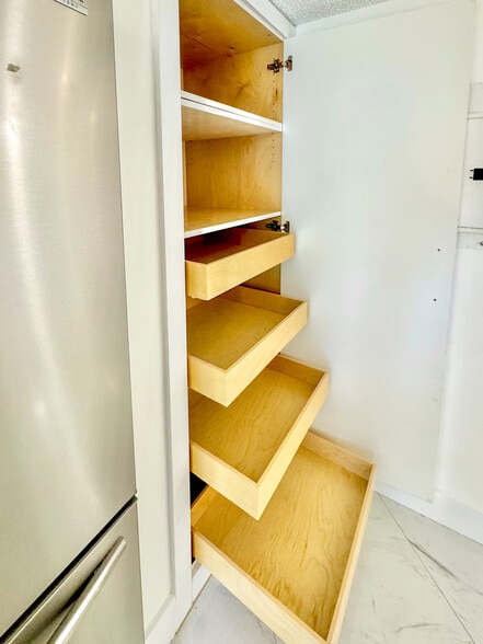 Building Photo - 9151 W Sunrise Blvd