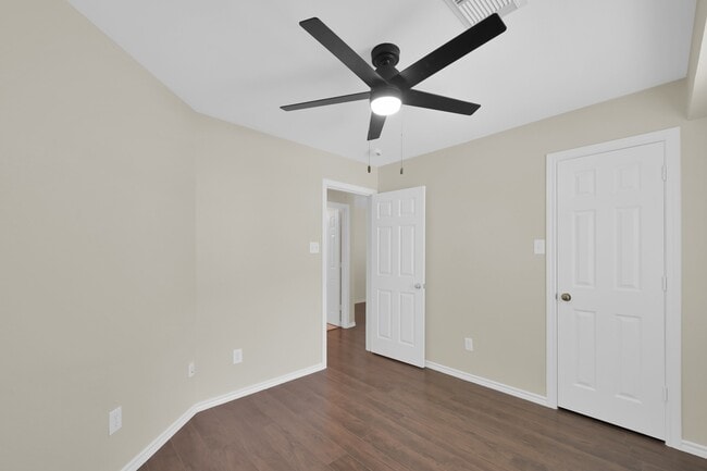 Building Photo - 122 S Camellia Grove Cir