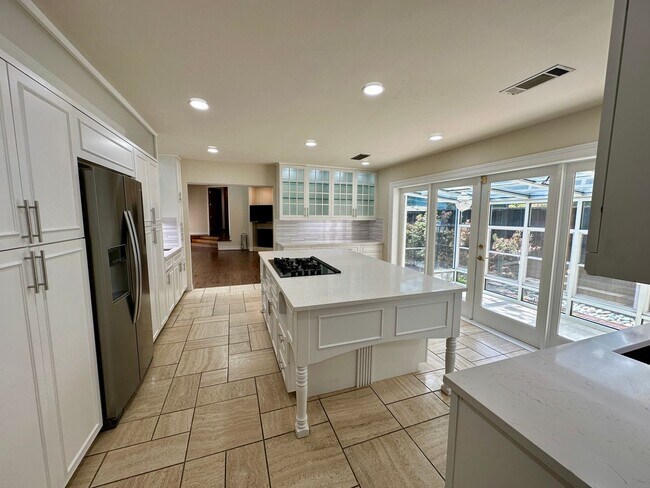 Building Photo - Wonderful newly updated home for rent in t...