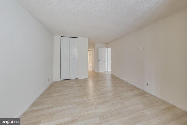 Building Photo - 4601 N Park Ave