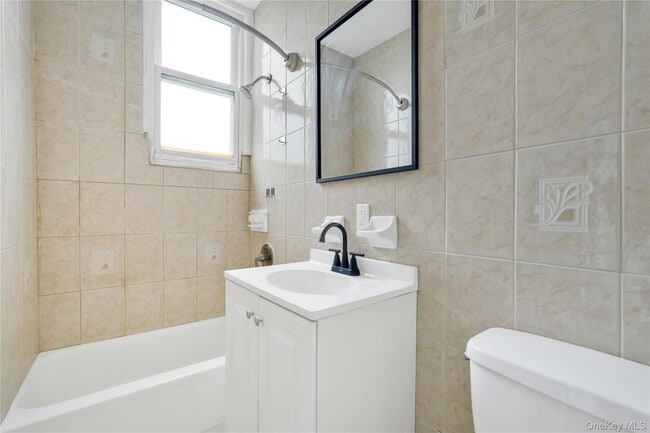 Building Photo - 71-60 69th Pl