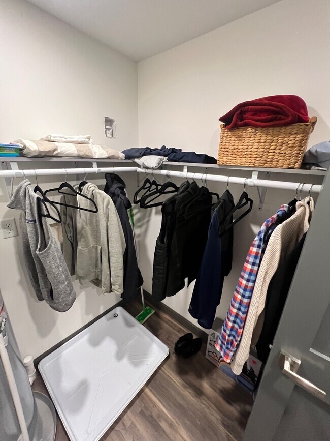 Building Photo - 480 S Salina St