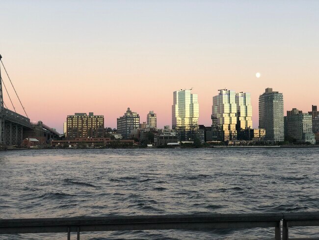 Primary Photo - 347 E 4th St