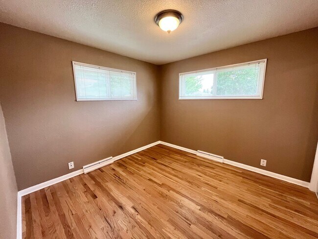 Building Photo - Spacious Littleton Home with Large Fenced Yard & Attached Garage!
