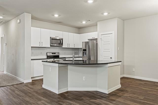 Building Photo - 617 Blackland dr