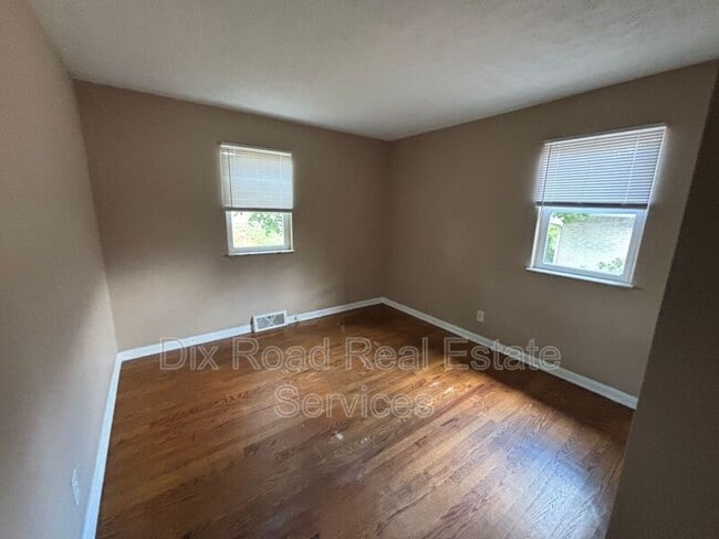 Building Photo - 4420 Roosevelt Blvd