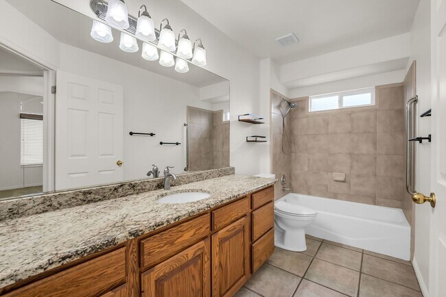 Building Photo - Spacious 7 Bed Kaysville Home with Two Kitchens