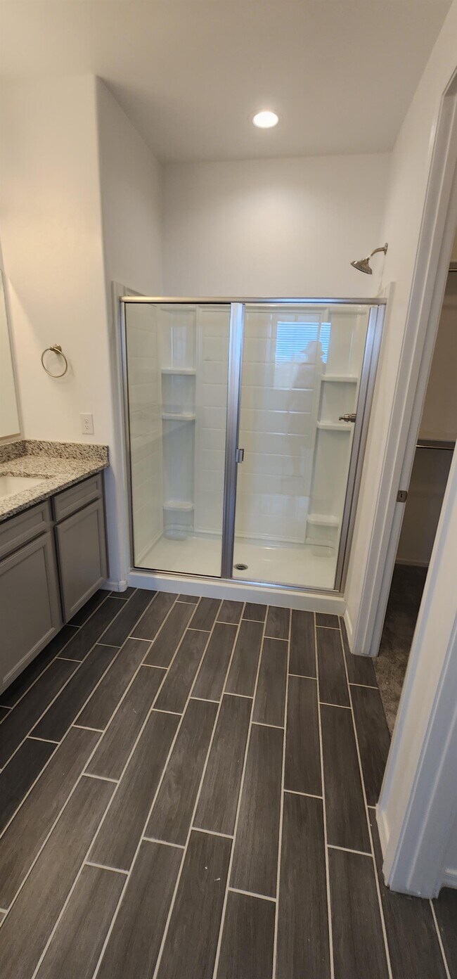 Building Photo - 7822 S Wolf Creek Dr