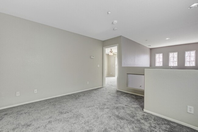 Building Photo - Beautiful 2 Story, 3 Bedroom Home Northwest!
