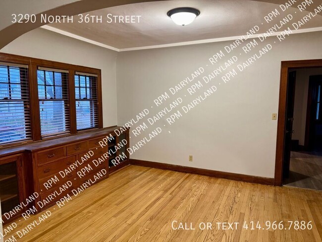 Building Photo - Charming 2-Bedroom Lower Duplex with Moder...