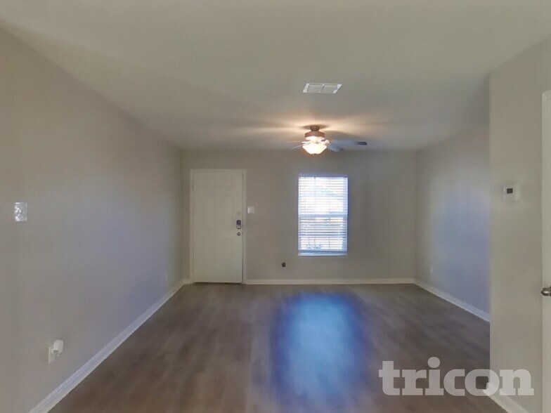 Building Photo - 11826 Davalos Ln