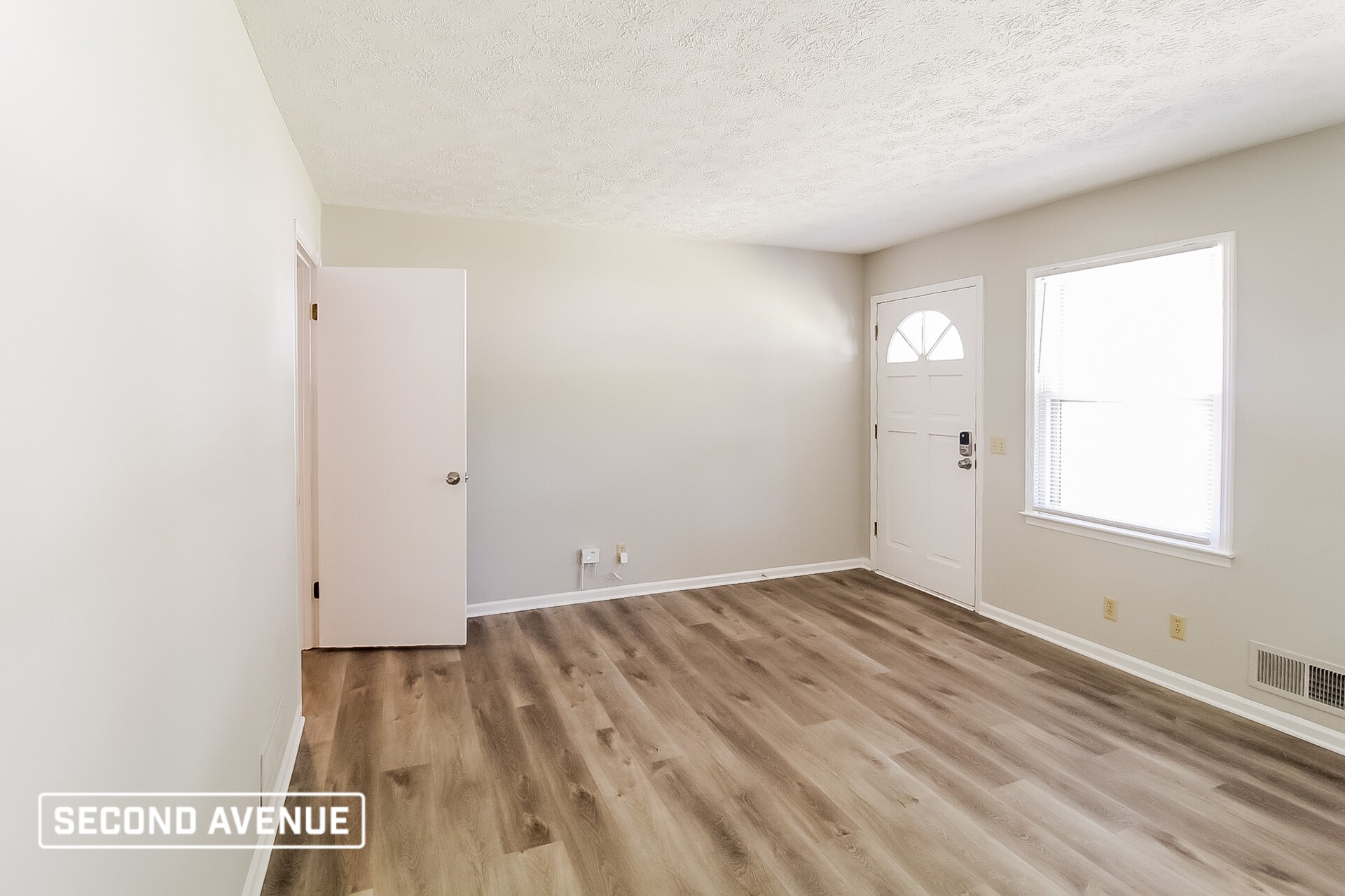 Building Photo - 721 Bluebird Dr SE