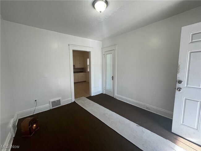 Building Photo - 843 Rondel Rd