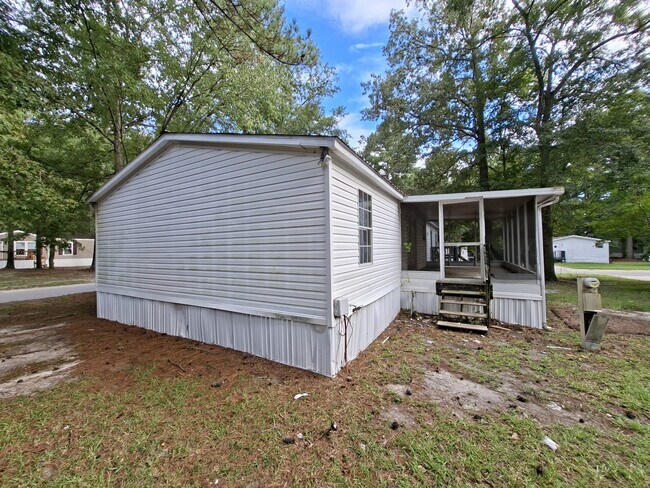 Building Photo - 111 Carnes Blvd
