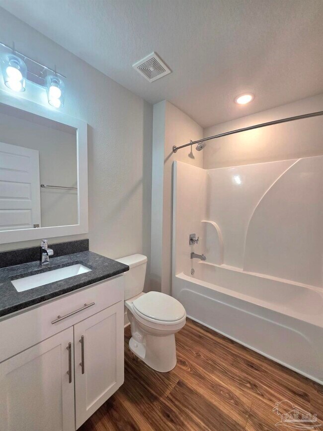 Building Photo - 248 N De Villiers St