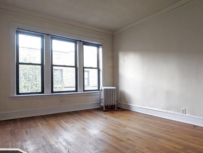 Building Photo - 2332 N Spaulding Ave