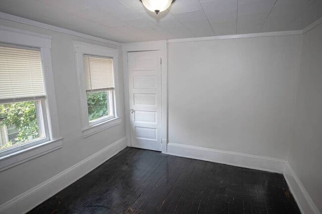 Building Photo - 1290 E 188th St
