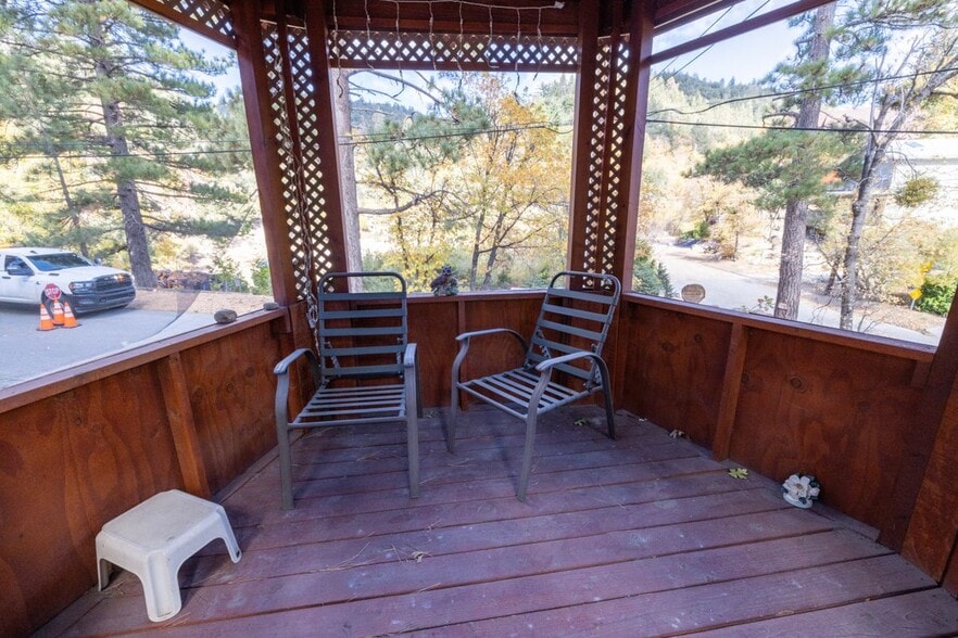 Building Photo - 2242 Deep Creek Dr