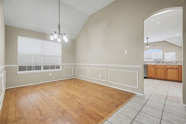 Building Photo - Welcome home to this spacious 3-bedroom, 2-bathroom property offering 2,000 square feet of comfor...