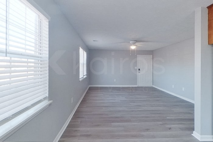 Building Photo - 250 Deer Pkwy