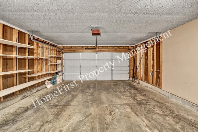 Building Photo - 860 Hidden Stream Dr