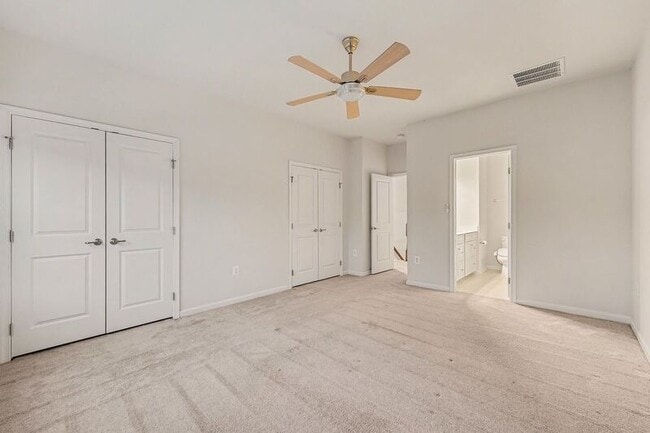 Building Photo - 2042 Track Cir