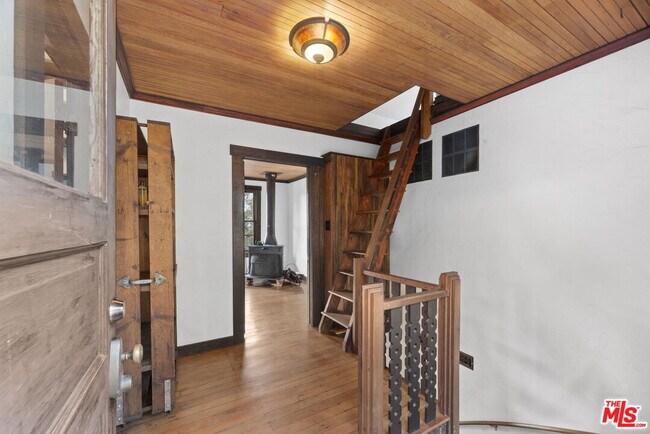 Building Photo - 1409 Avon Park Terrace