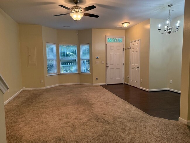 Building Photo - Raleigh Townhome Convenient to I440 & I540...