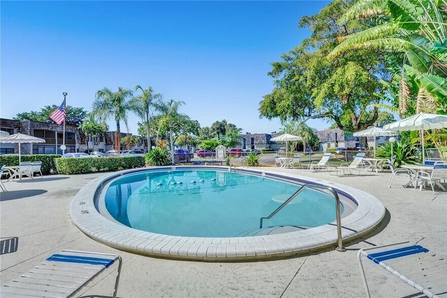 Building Photo - 3129 Oakland Shores Dr