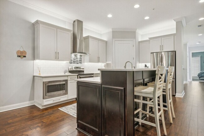 Building Photo - 95217 Summerwoods Cir