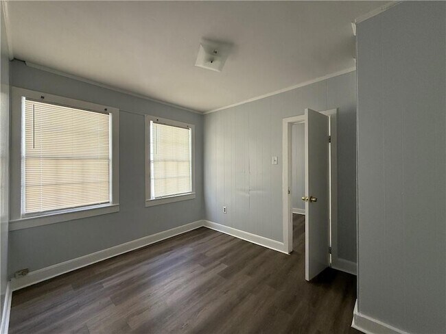 Building Photo - 1206 Alba St