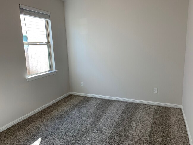 Building Photo - 8022 Cliffside Terrace Ct