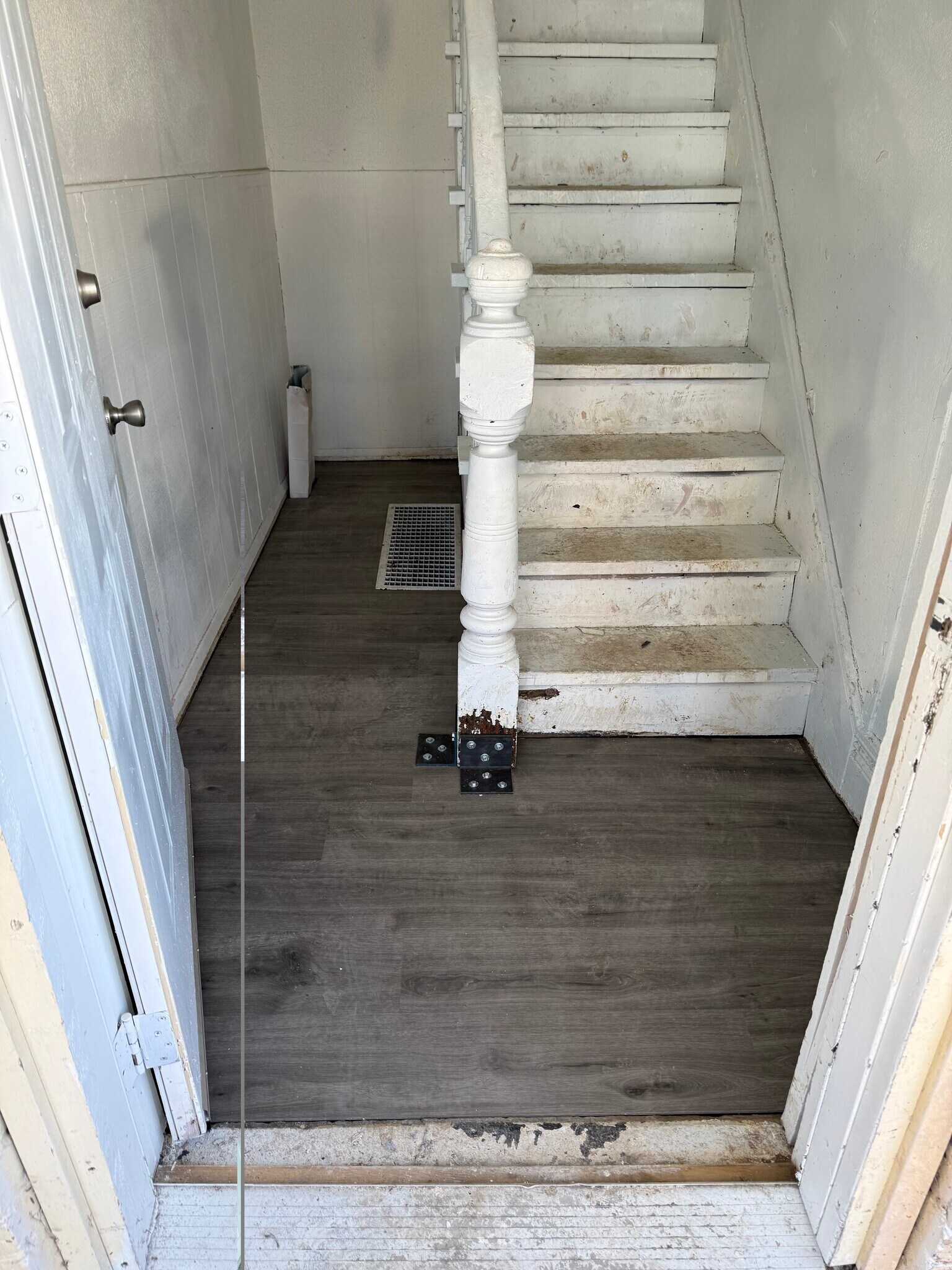 Building Photo - 313 Kossuth St