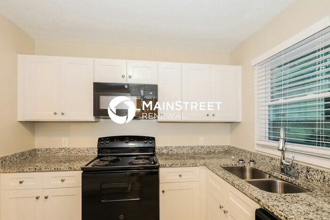 Building Photo - 3 Bedroom Pet-Friendly Home in COLLEGE PAR...