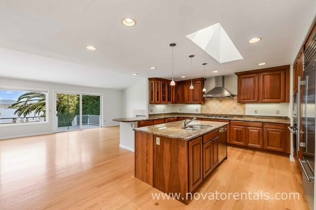 Building Photo - 986 Bel Marin Keys Blvd