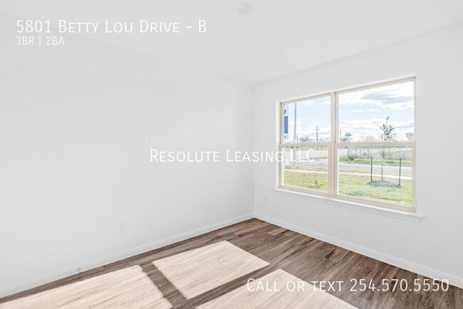 Building Photo - 5801 Betty Lou Dr