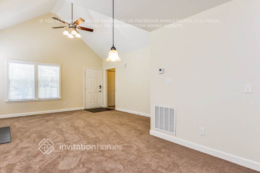 Building Photo - 3821 Lodgepole Ln
