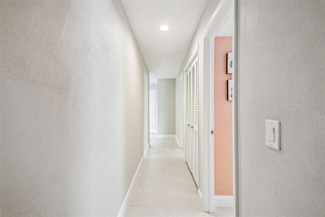 Building Photo - 5050 Porpoise Pl