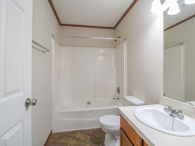 Building Photo - 130 Meadows Ln