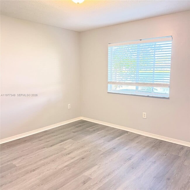 Building Photo - 2910 SE 13th Ave