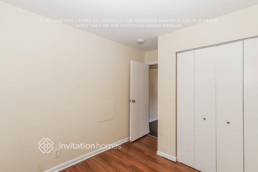 Building Photo - 2218 Jasmine Dr
