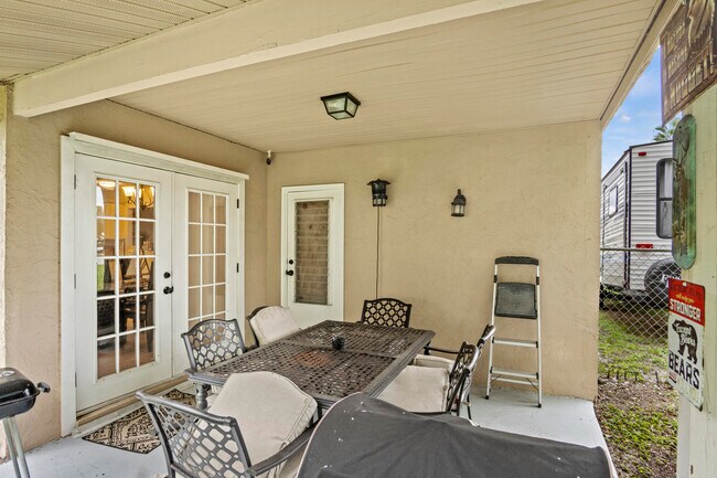 Building Photo - 232 SW Kimball Cir