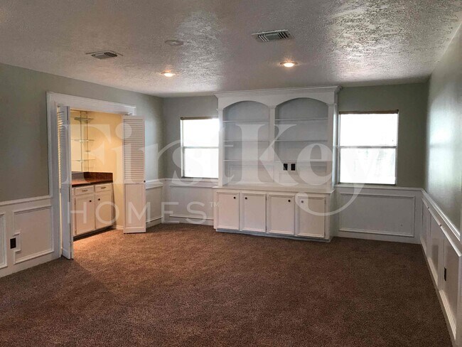 Building Photo - 12906 Elmington Ct