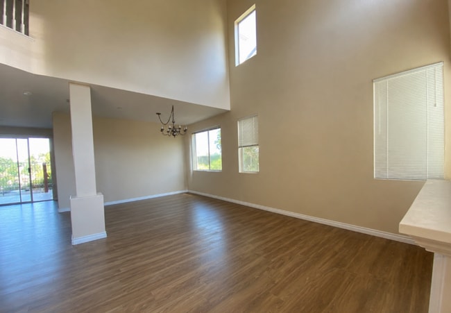 Building Photo - *Move In Special* Great 2 Story 3 bed 2.5 bath near Guajome Lake in Oceanside